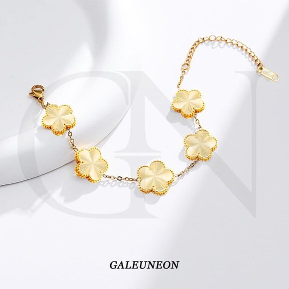 Elegant 18K Gold Plated Clover Bracelet - Adjustable Link Jewelry Gift for Women - Picture 3 of 7